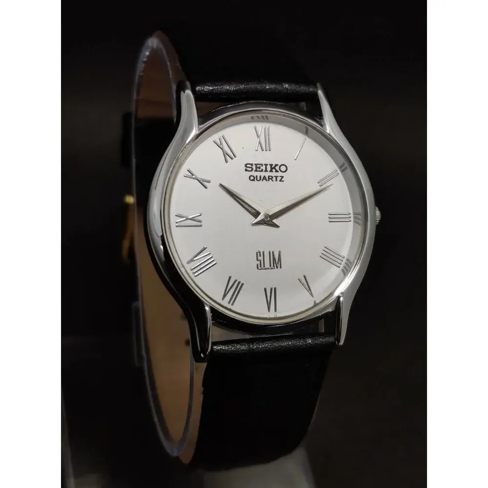 Vintage Style Seiko Quartz Mens Silver Watch & Black accents W/ Leather Strap